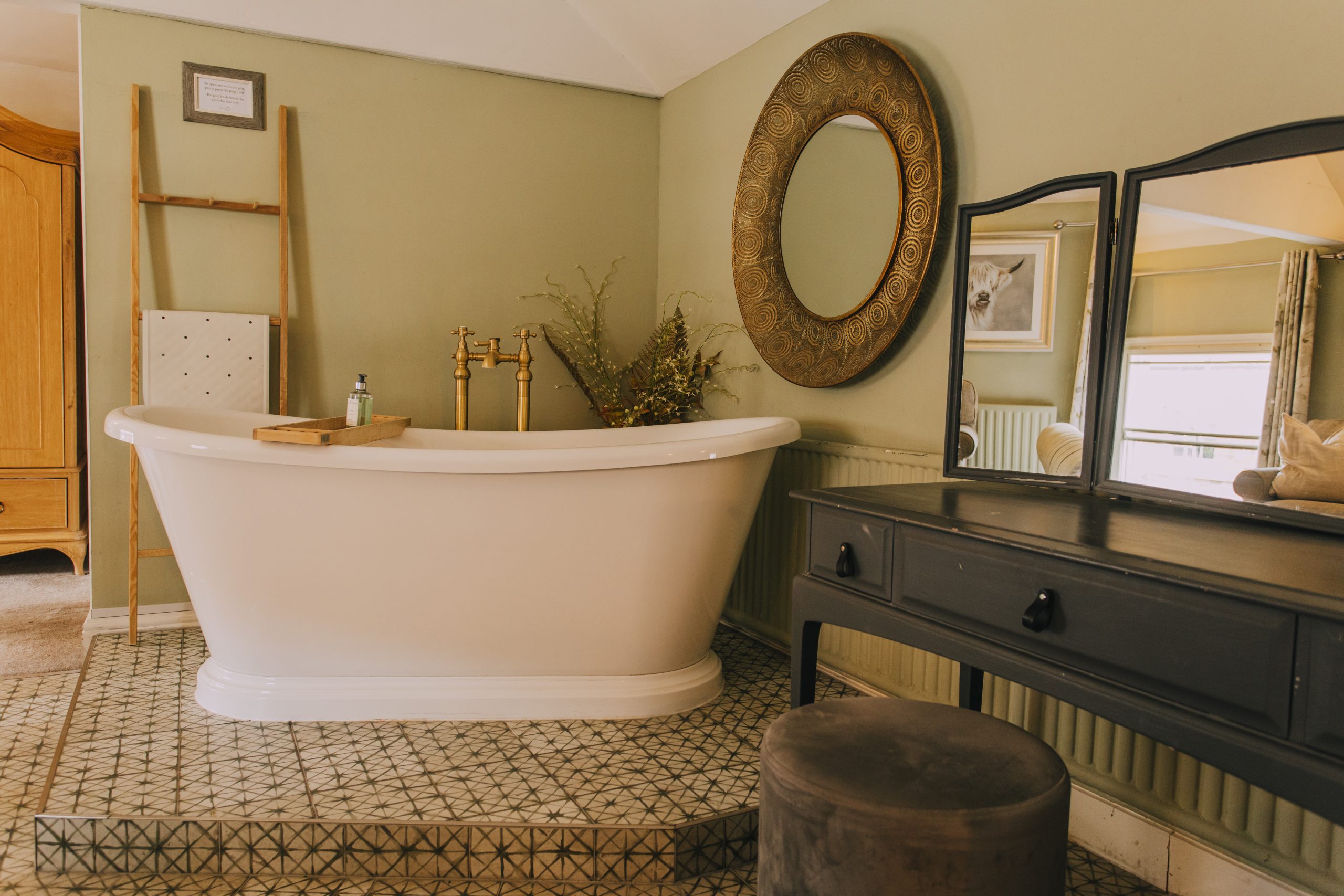 Binary Bar and Restaurant